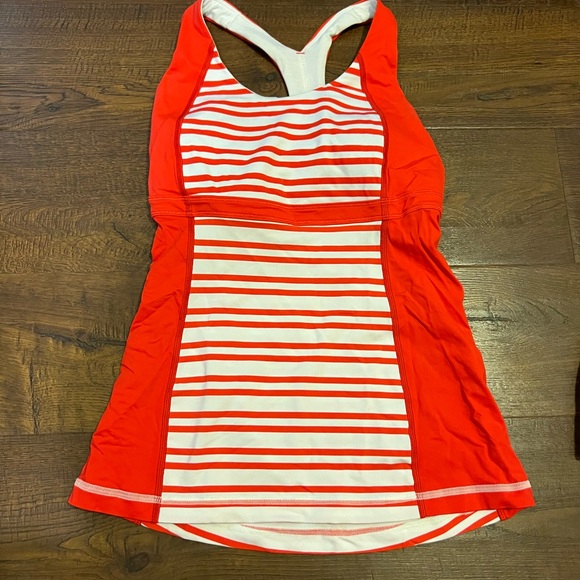 *BUNDLE* of 5 lululemon tops - Picture 10 of 11